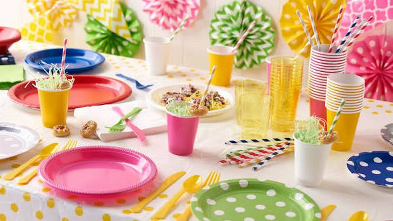 راهنمای خرید ظروف یکبار مصرف برای مراسم و مهمانی‌ها
